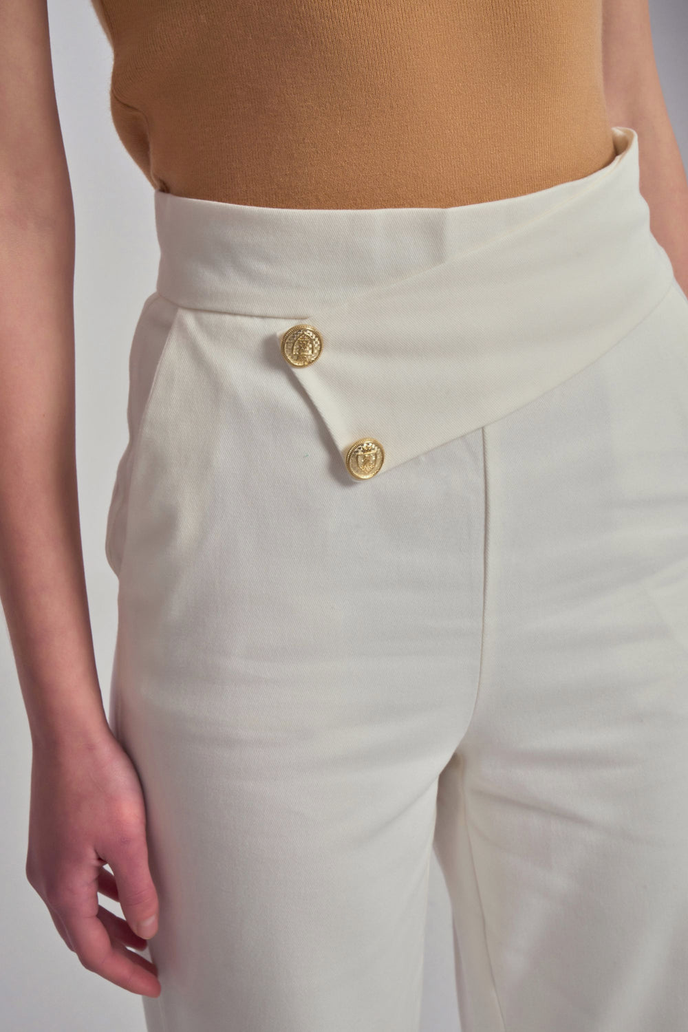 Pantalon à boutons