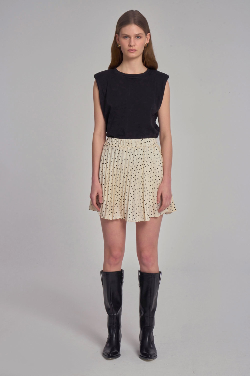 Short pleated skirt