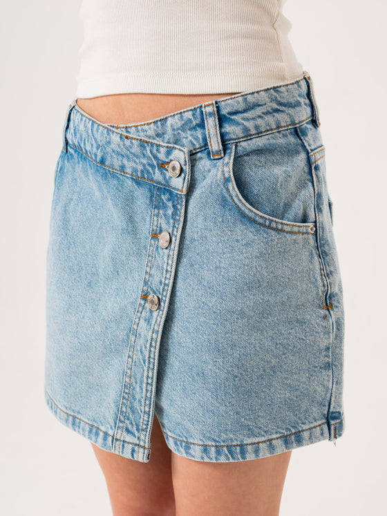 Short denim skirt