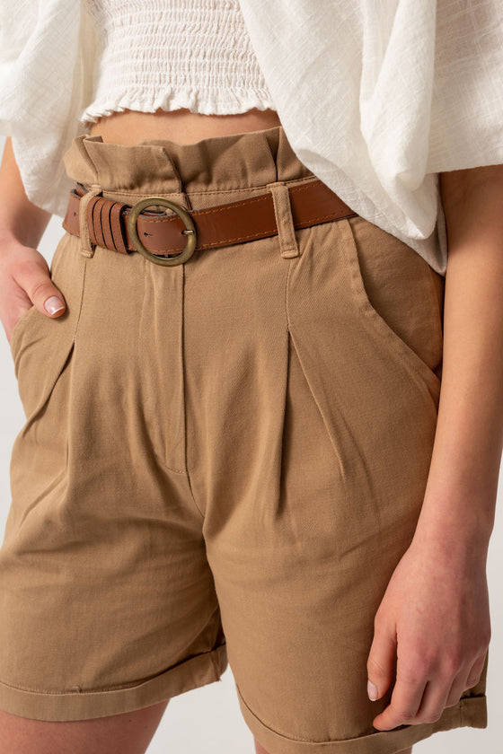 Short en gabardine plissé