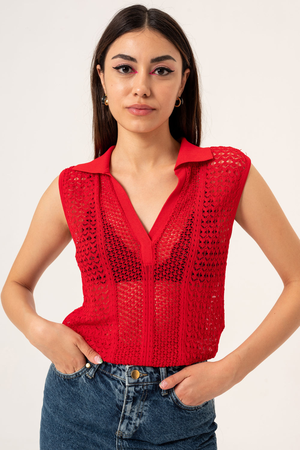 POLO NECK SLEEVELESS SWEATER - RED